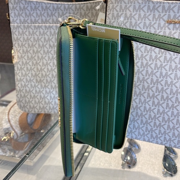 Michael Kors Giftables Lg ZA Continental Wallet Phone Holder Wristlet Fern Green - Picture 15 of 16